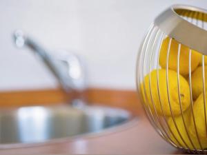 Studio apartment in Brela with a sea view, terrace, air conditioning, WiFi 201-4