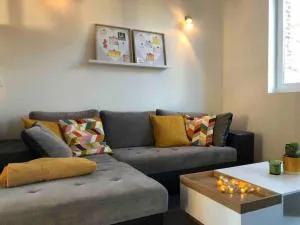 Maison sur la place du village d’Ourville en Caux - Robertot