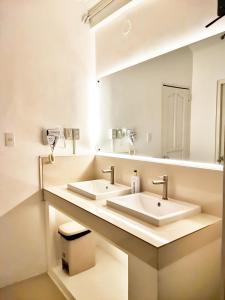 NomadsMNL Airport Hostel