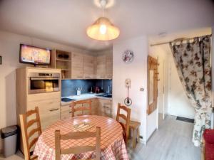 Appartement 2 pièces 4 couchages, ski aux pieds, 1 chambre - FR-1-178-100