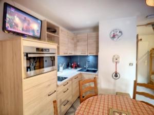 Appartement 2 pièces 4 couchages, ski aux pieds, 1 chambre - FR-1-178-100