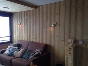 Beau 2P rénové, ski aux pieds, 5 pers, wifi - FR-1-178-127