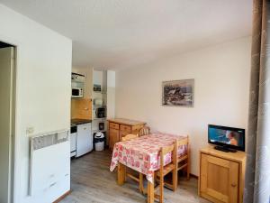 Studio cabine 4 pers, ski aux pieds, vue pistes - FR-1-178-105