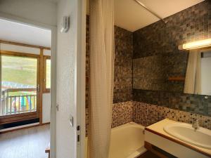 Studio cabine 4 pers, ski aux pieds, vue pistes - FR-1-178-105