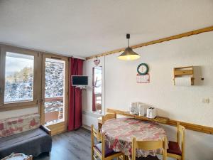 Studio cabine 4 pers, ski aux pieds, Les Menuires - FR-1-178-298
