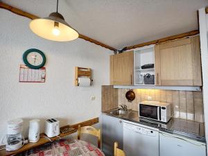 Studio cabine 4 pers, ski aux pieds, Les Menuires - FR-1-178-298