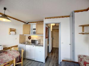 Studio cabine 4 pers, ski aux pieds, Les Menuires - FR-1-178-298