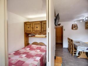 2 pièces + cabine rénové, 6 pers, ski aux pieds - FR-1-178-172