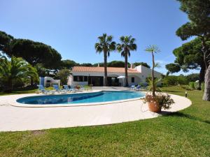 Villa in Vilamoura with Pool near Golf Course
