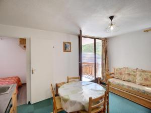 Les Menuires: 3 pièces, 5 pers, 30m², ski aux pieds - FR-1-178-179