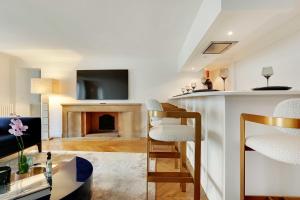 Elegant apartment - 2BD-6P - Avenue Montaigne