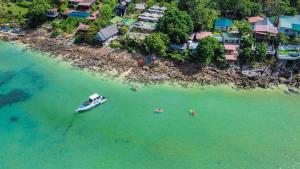 Phi Phi Cozy Seafront Resort