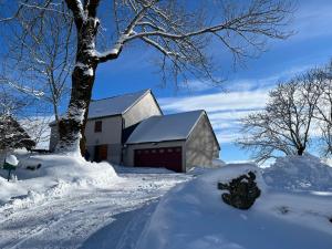 Maisons de vacances Le Pre devant nous : Maison 4 Chambres