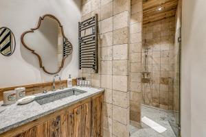 Appart'hotels HOTEL LE VAL D'ISERE : photos des chambres