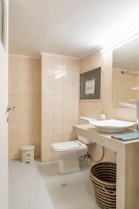 OpenAir HOT TUBBig BalconyGreat Boutique Apt