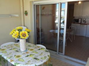 T2 30m² avec Loggia et Vue, Parking Privé - FR-1-472-133