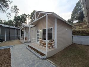 DLS Nature Trinket Resort - Dalhousie with Swimming Pool