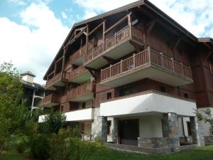 Appartement T3 cosy avec balcon au centre de Samoëns - FR-1-624-31