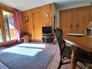 Appartements Appartement Samoens, 2 pieces, 4 personnes - FR-1-624-61 : photos des chambres