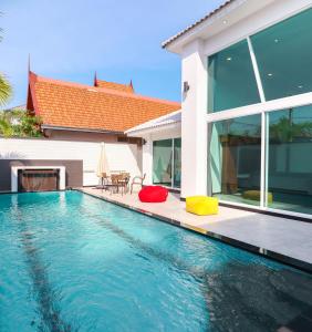 *City~house* 芭堤雅豪华泳池别墅近步行街