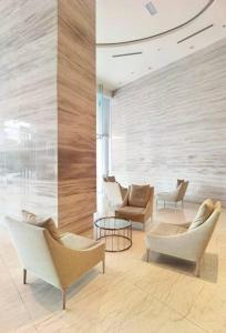 Almas Suites Modern Studio Netflix 100mbps By STAY