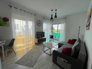 !KOMFORT APARTAMENT KUSTRONIA Garaż Balkon Wanna