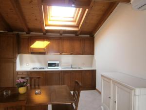 Two-Bedroom Apartment Comfort - Attic room in Residence Borgo Mondragon