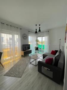 !KOMFORT APARTAMENT KUSTRONIA Garaż Balkon Wanna