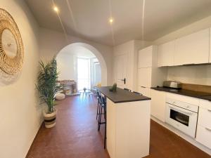 Sablettes Beach-plage-vue mer-centre ville