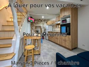 Maisons de vacances Maison de Caractere renovee avec gout pour 2 personnes : Maison 1 Chambre