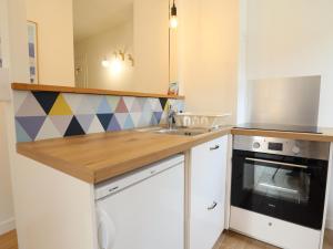 Appartement central rénové, proche pistes, 5 pers, balcon, Wifi, équipements complets - FR-1-623-262