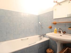 Appartement cosy dans le centre du village, proche pistes et ESF, avec balcon et équipements complets - FR-1-623-286