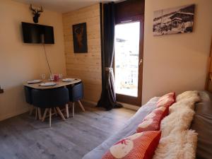 Appartement cosy dans le centre du village, proche pistes et ESF, avec balcon et équipements complets - FR-1-623-286