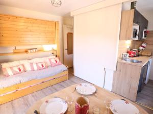 Appartement cosy dans le centre du village, proche pistes et ESF, avec balcon et équipements complets - FR-1-623-286