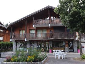 Appartement cosy au centre des Gets, 2 balcons, 2 chambres, proche remontées mécaniques, parking inclus - FR-1-623-297