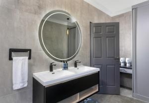 Woman Era Guest House