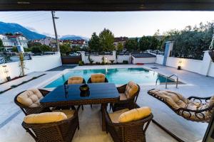 merkezde 8 kişilik yerden ısıtmalı villa