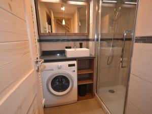 Appartement Duplex de Standing au Centre - 4 Couchages, Balcon, Garage Privé, WiFi - FR-1-623-204