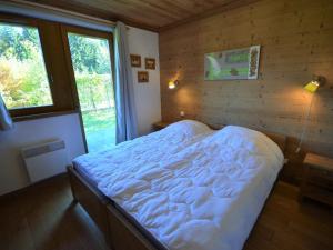 Appartement de standing calme, proche des pistes, avec balcon, terrasse, et garage privé aux Gets - FR-1-623-85