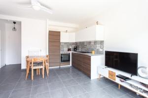 Appartements Charming Furnished Apartment With A Balcony in A Quiet Area : photos des chambres