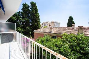 Appartements Charming Furnished Apartment With A Balcony in A Quiet Area : photos des chambres