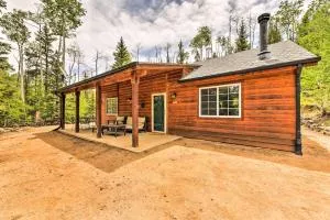 Bobcat Trail Cabin on 3 Acres in Como! - Como
