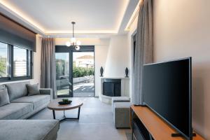 Newly Renovated Queen Bee Villa, with Private Pool & Ping-Pong table