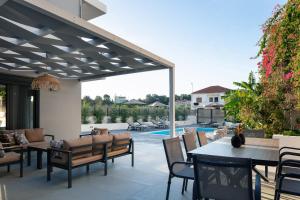 Newly Renovated Queen Bee Villa, with Private Pool & Ping-Pong table