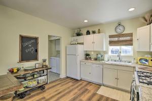 Centrally Located House in Chico with Gas Grill