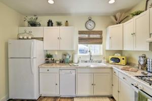 Centrally Located House in Chico with Gas Grill