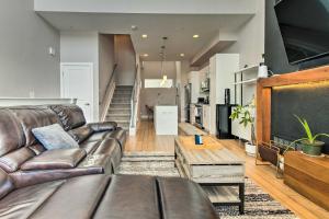 Modern Townhome Rental 1 Mi to Downtown Denver!
