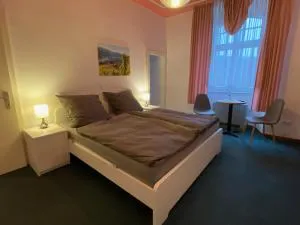 Weinzeit Kröv - 恩基尔希