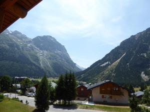 Chalets Luxueux chalet ensoleille, ski aux pieds, pres des pistes et du centre. - FR-1-464-169 : photos des chambres