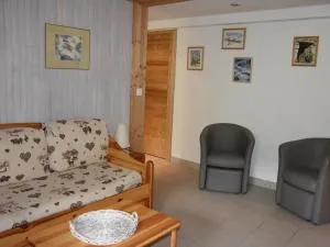 Appartement 2 pièces avec terrasse et jardin privatif, calme, proche commerces et pistes de ski - FR-1-464-184 - Planay